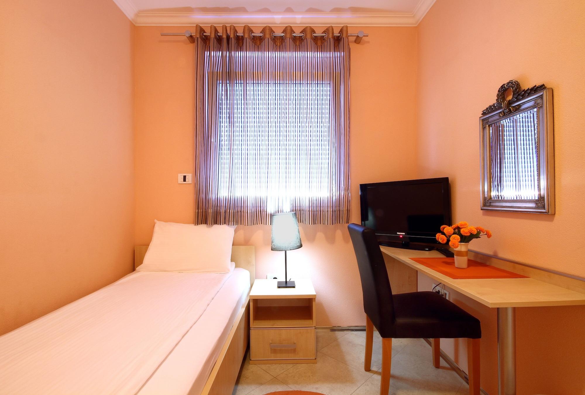 Hotel Aruba Будва Екстериор снимка