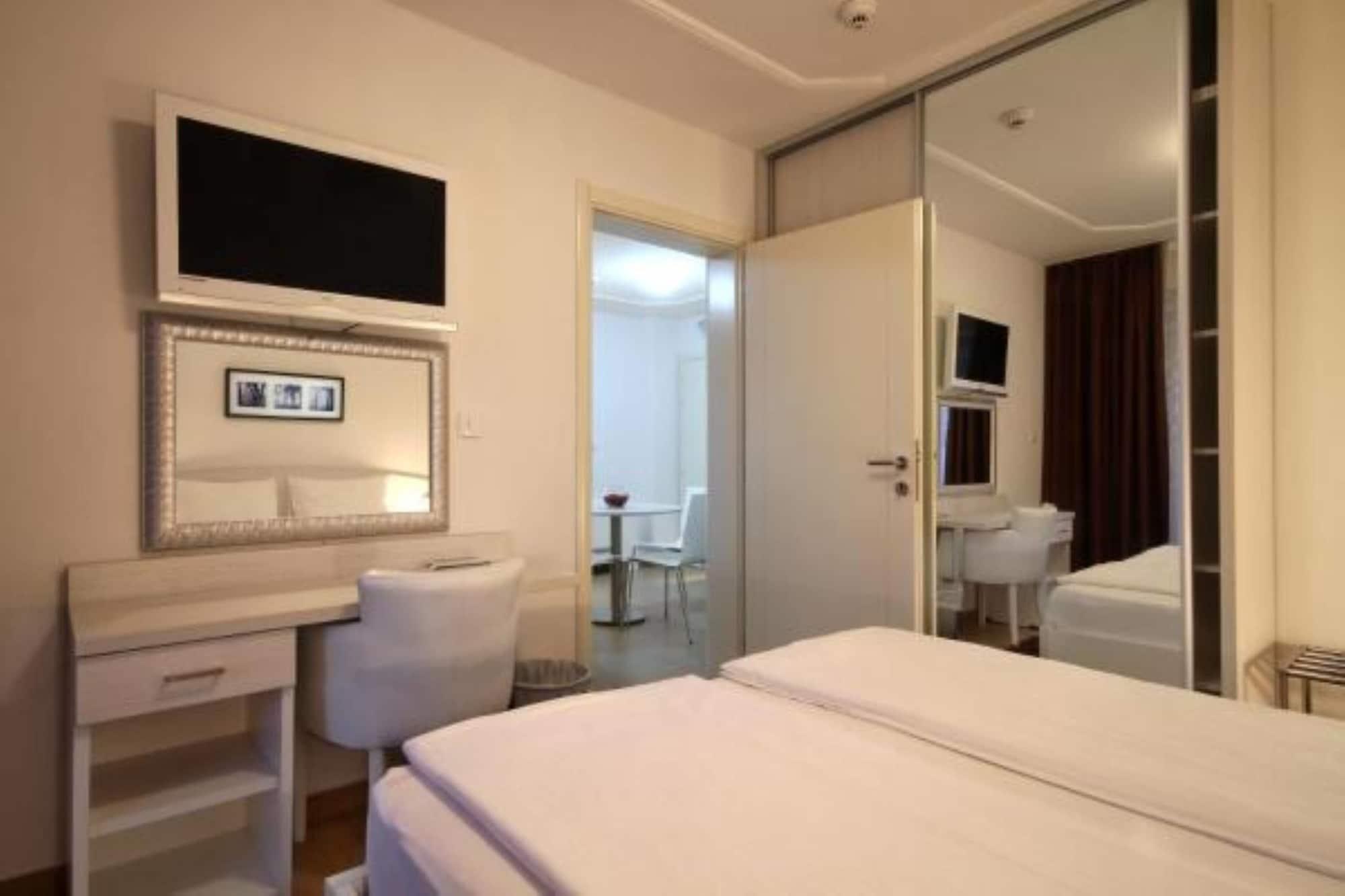 Hotel Aruba Будва Екстериор снимка